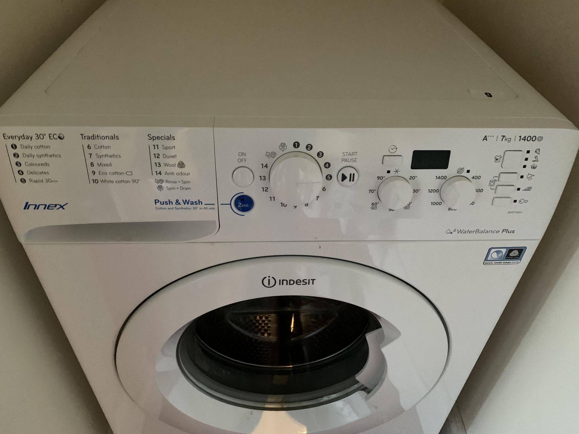Indesit Innex washing machine - buyer to uninstall NO VAT - Image 2 of 2