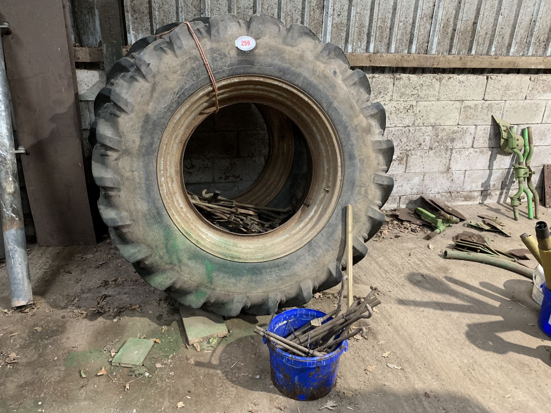 Pr dual wheels & tyres 18.4R38 60% tread, with clamps
