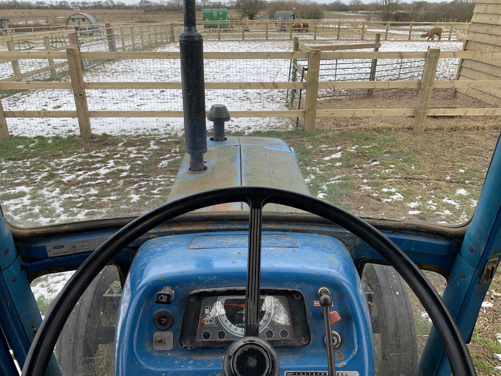 1977 Ford 3600 2wd tractor, PJL 911R, 6984 hours, with front loader NO VAT - Image 3 of 8