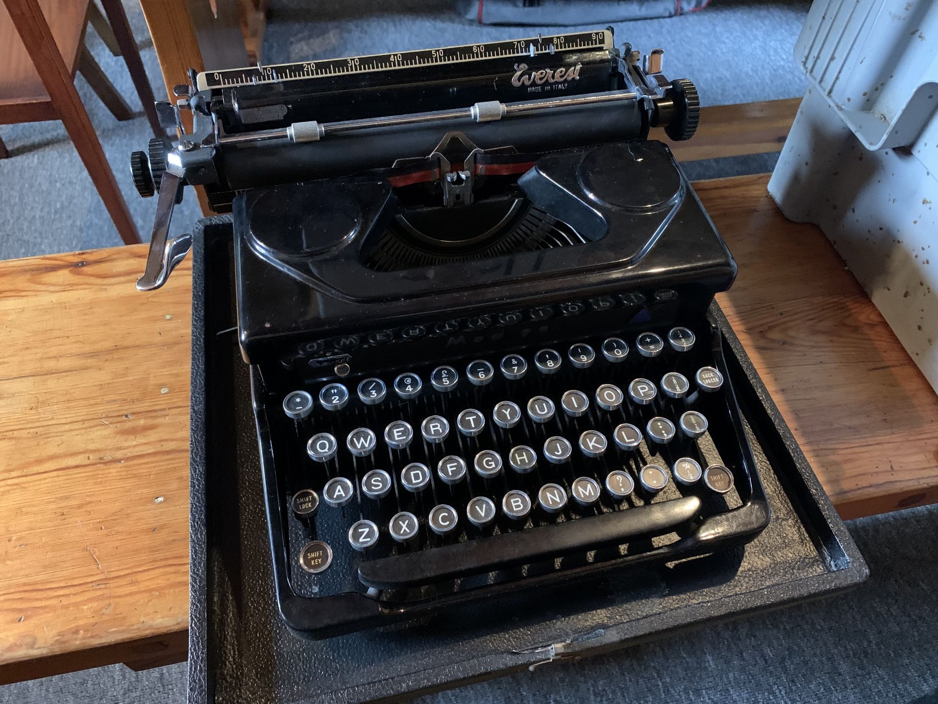Everest portable typewriter