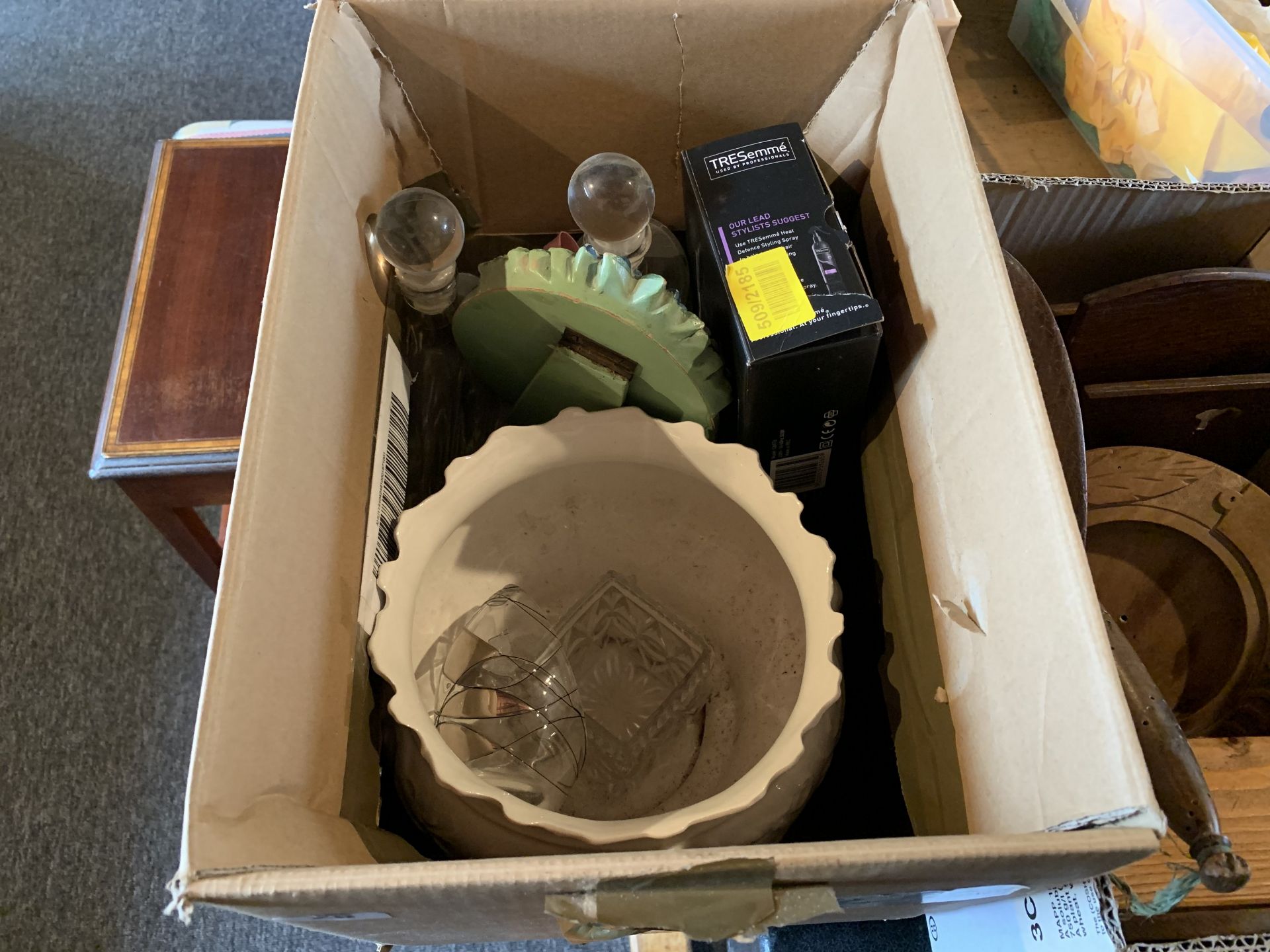 Box of miscellaneous