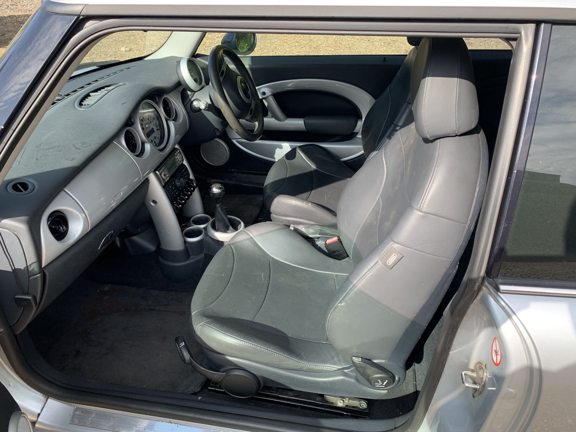 Mini Cooper S car, YX52 AHJ, 74,000 miles, 1.6l petrol, 7 months MOT, V5, 2 keys, NO VAT - Image 6 of 7