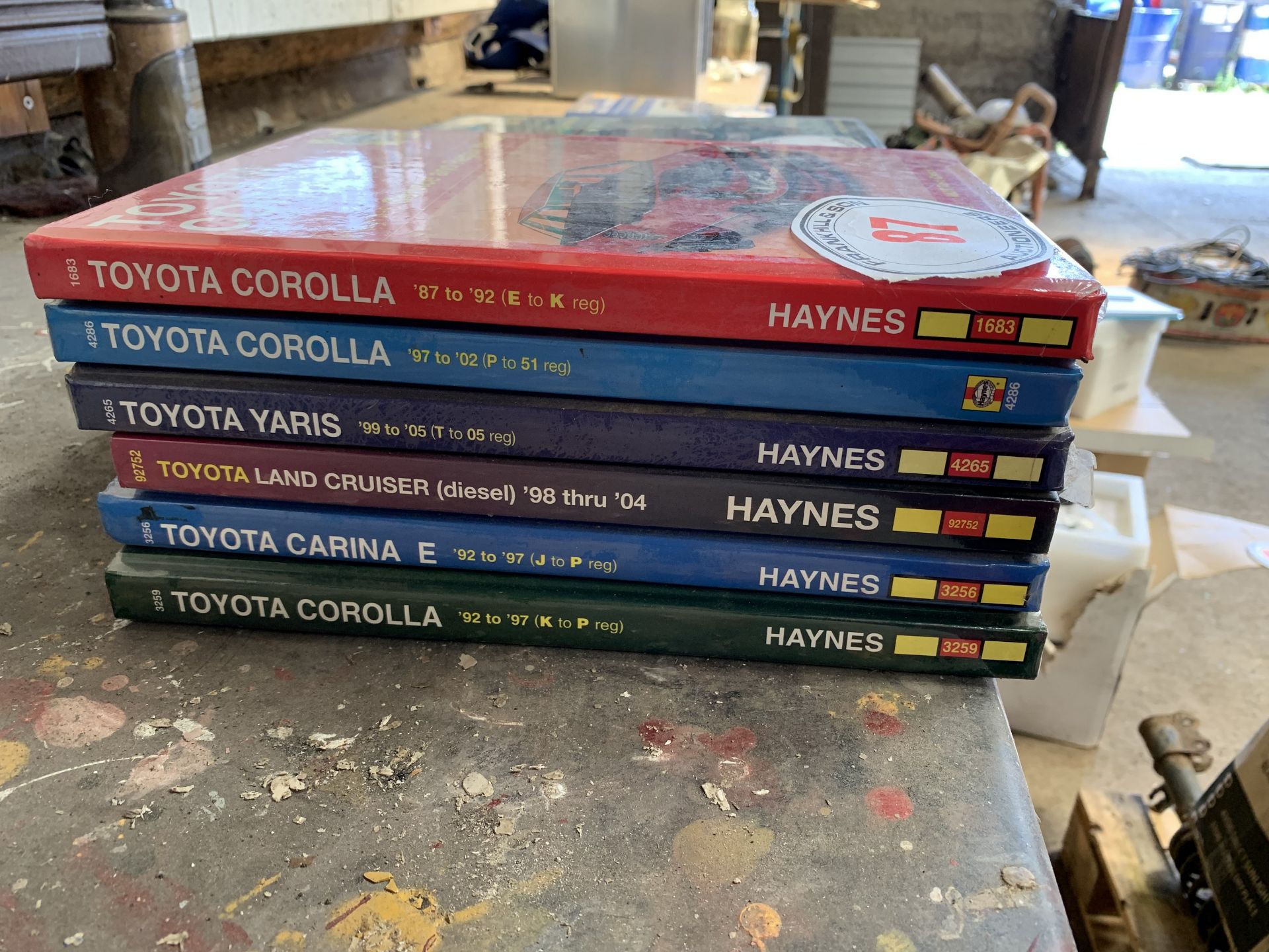 6 Toyota Haynes Manuals - Image 2 of 2