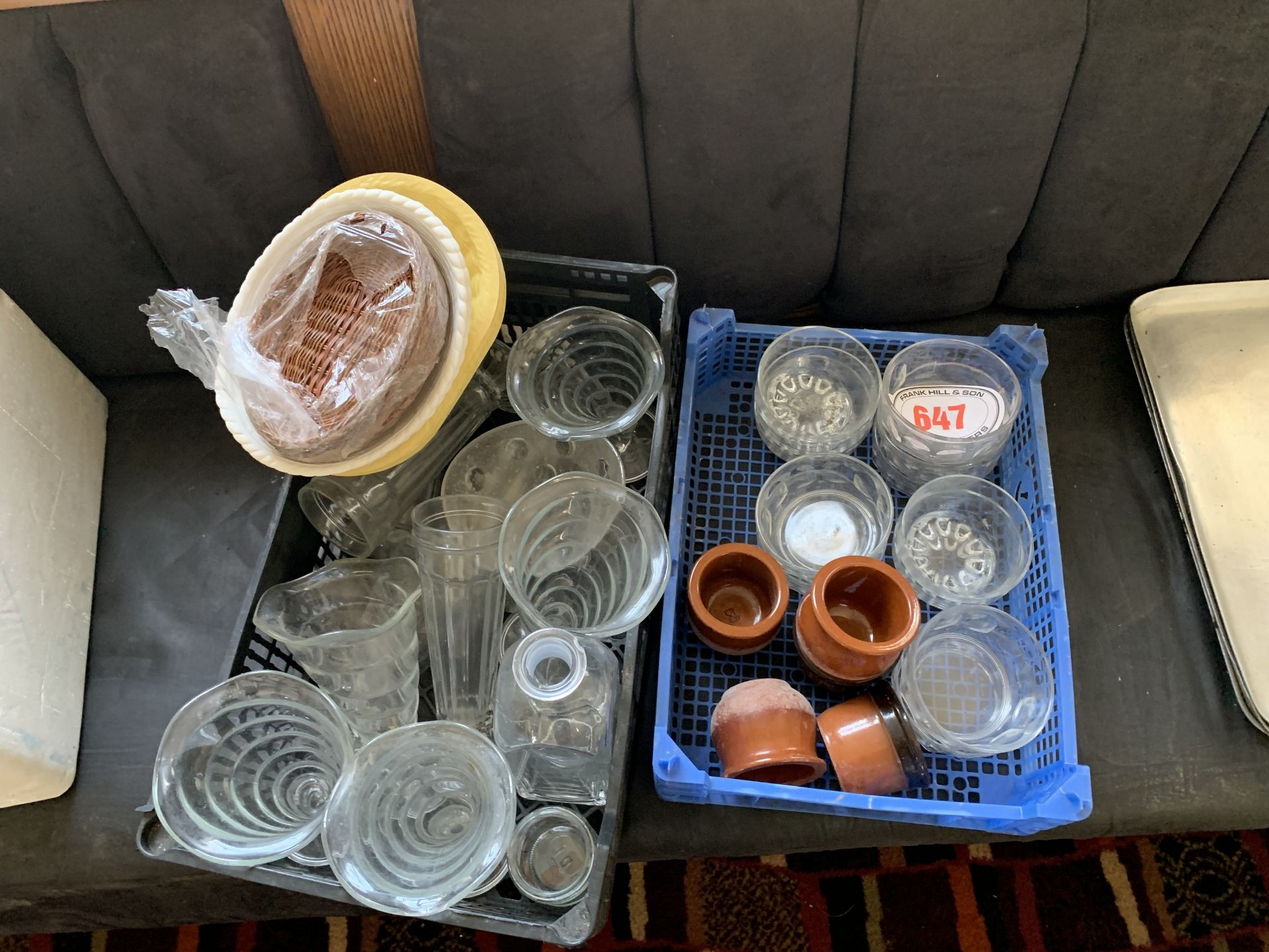 2 trays of glassware