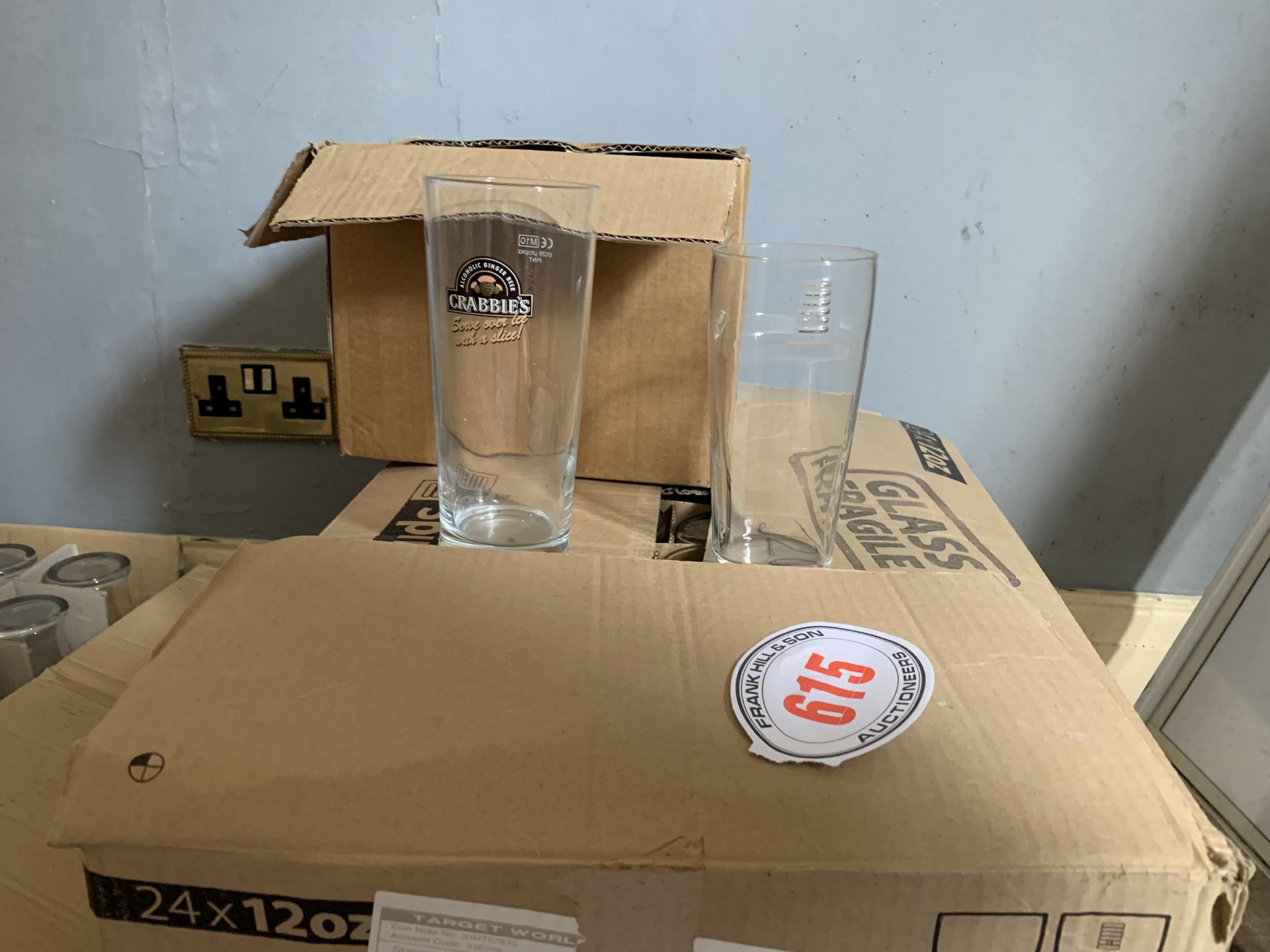 6 Crabbies pint glasses & 2 boxes of other glasses