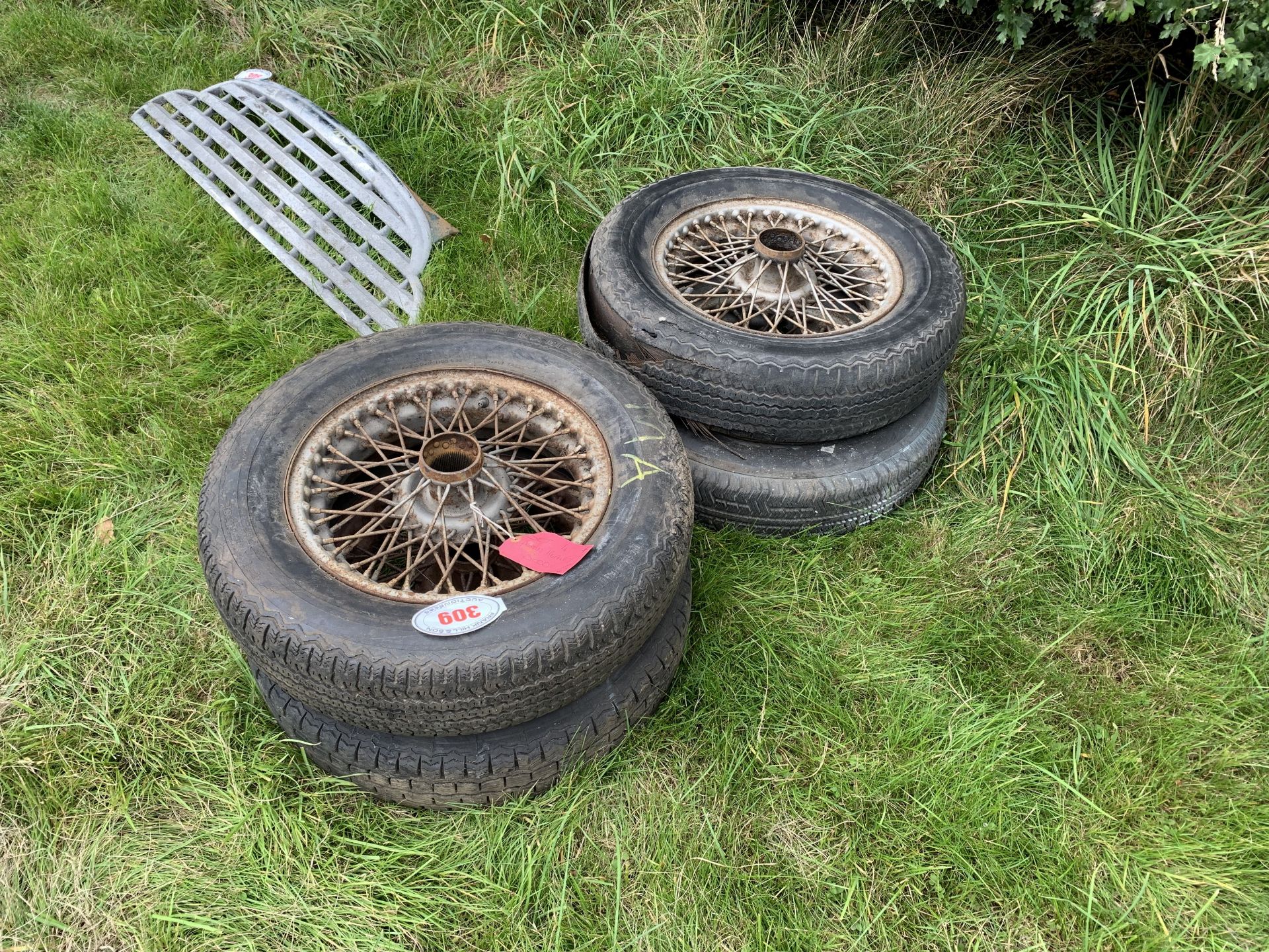 4 Austin Healey 3000 wheels & tyres