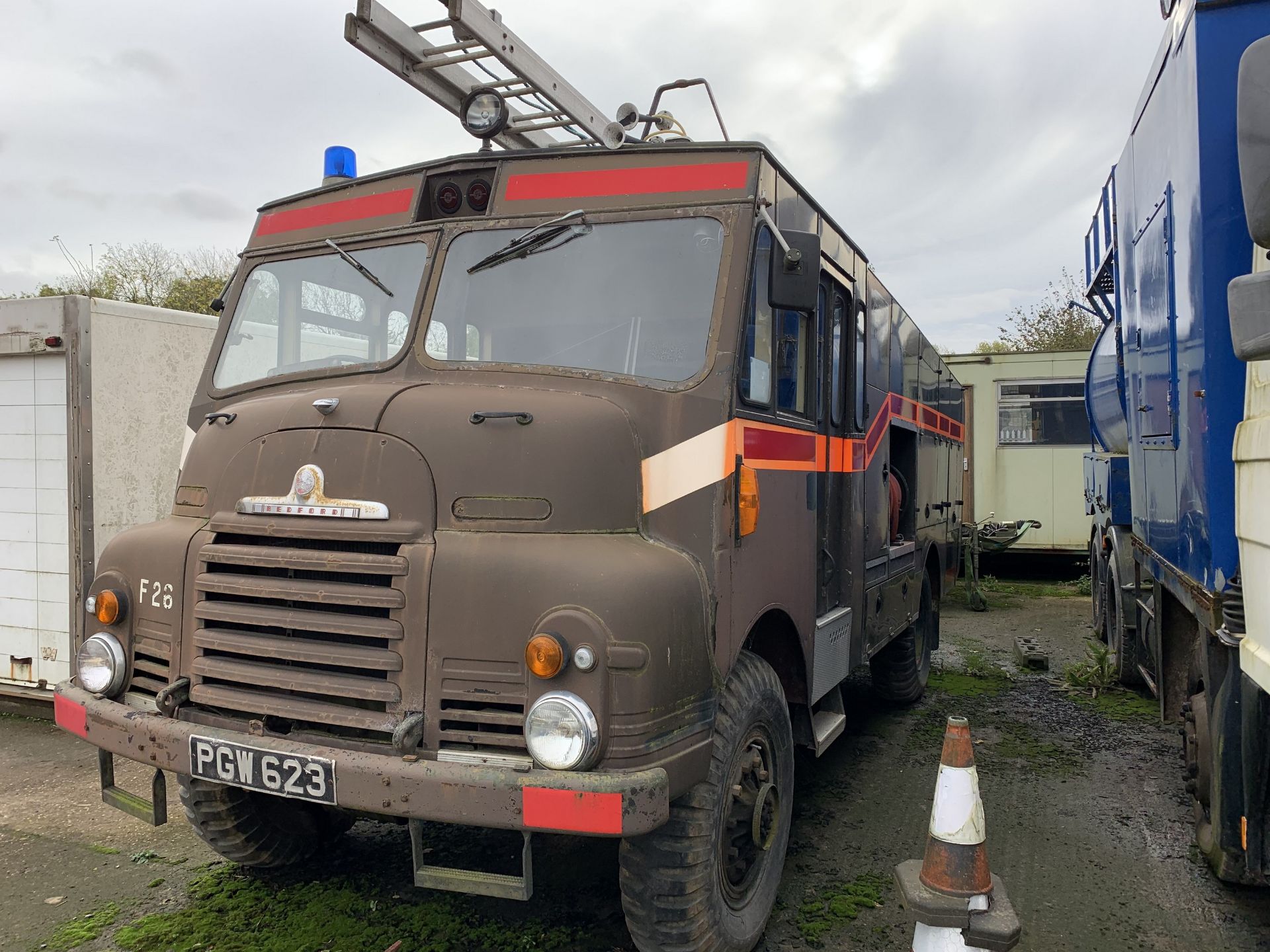 Bedford Green Goddess fire engine, PGW 623, with V5, complete, ex MOD, petrol engine, with spare - Image 10 of 10