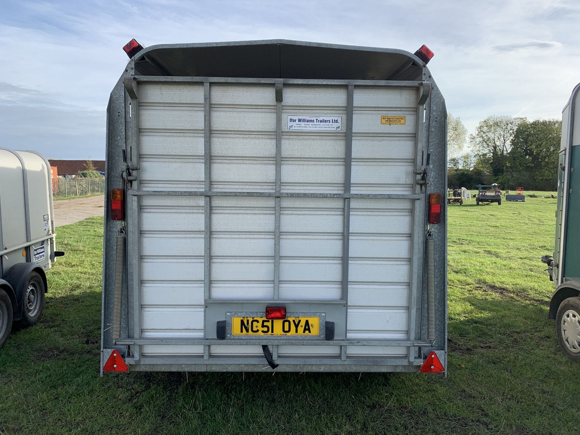 +VAT Ifor Williams TA510G 12' livestock trailer, wit solid cattle gate, with hitch key - Image 4 of 5