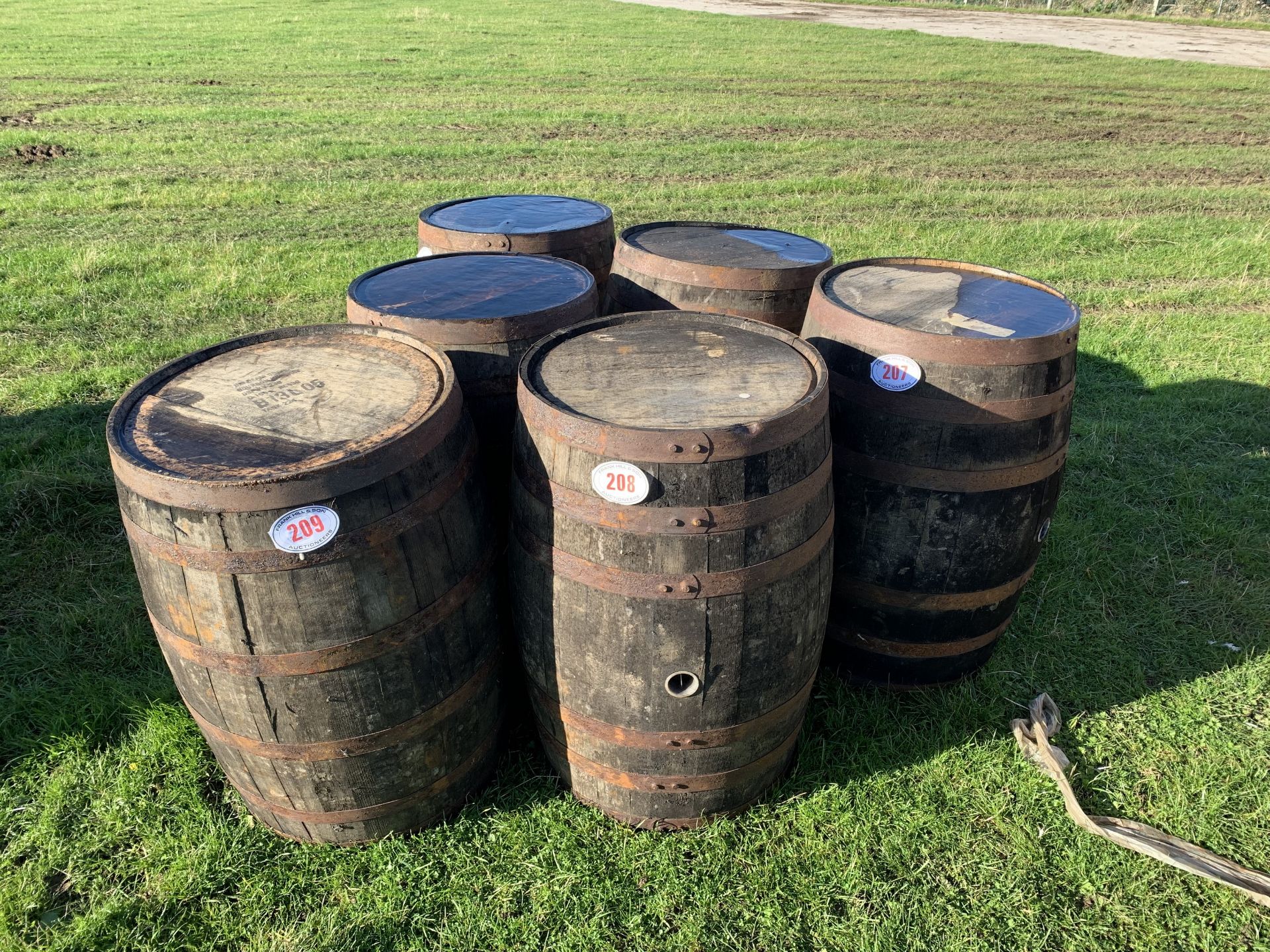 1 oak whiskey barrel