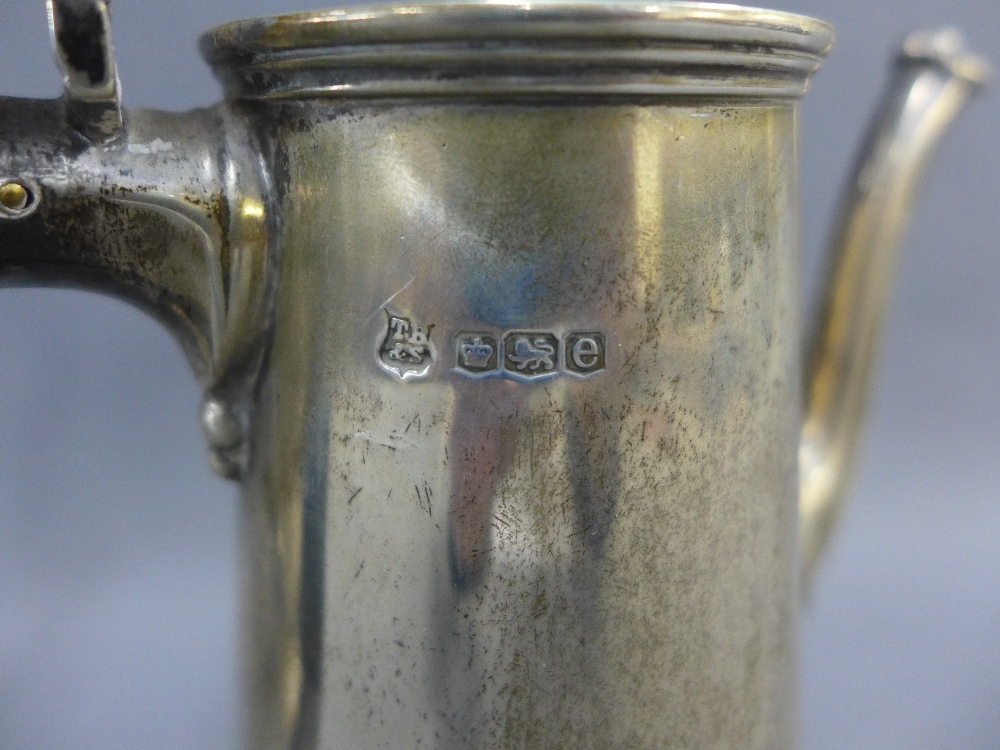 George V silver hot water pot and hot milk pot, Thomas Bradbury & Sons, Ltd, Sheffield 1922 & - Image 3 of 3