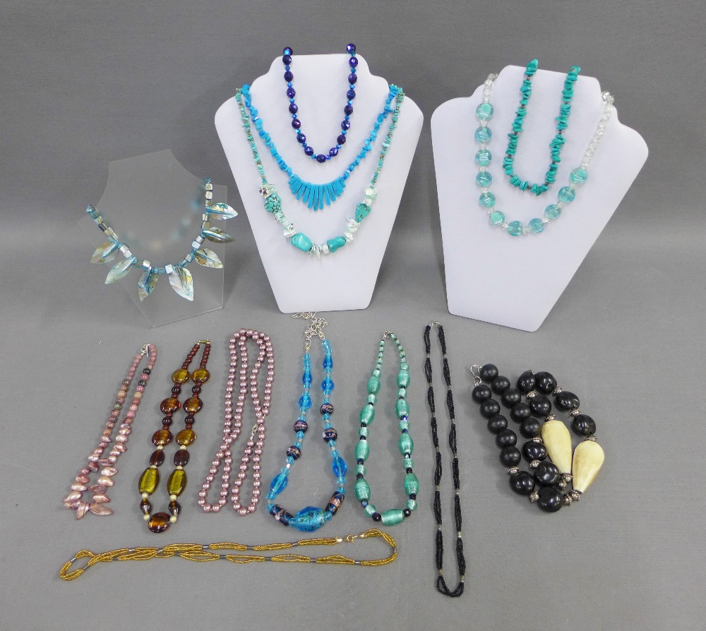 Fourteen various coloured hardstone and bead necklaces (14)