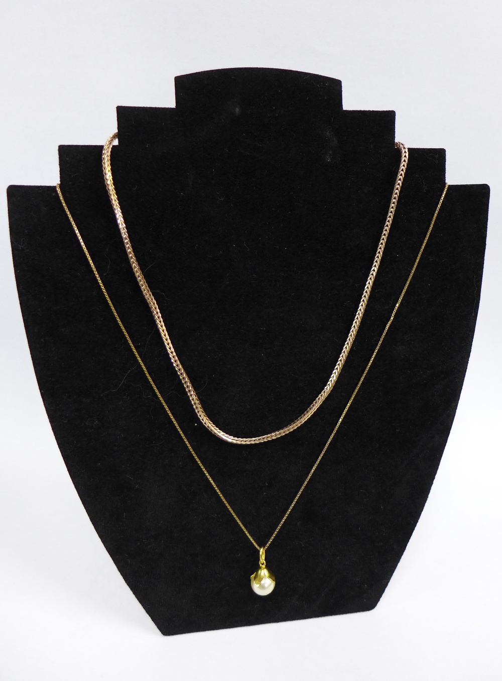 9ct gold foxtail link necklace together with a 9ct gold box link chain with a faux pearl pendant, (