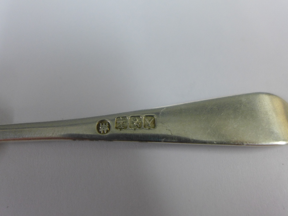 Victorian set of twelve silver teaspoons with matching sugar tongs, Glasgow 1895 (13) - Image 6 of 6