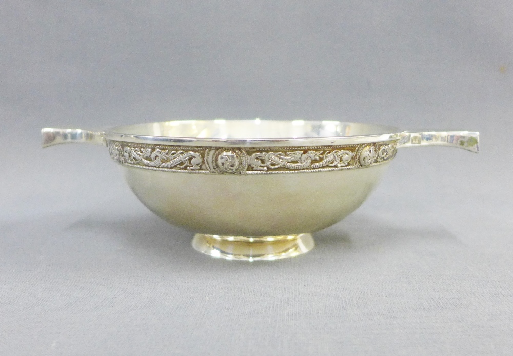 Silver quaich with celtic knot pattern, Hamilton & Inches, Edinburgh 1977, 19cm across