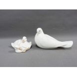 Nao white glazed porcelain dove and a Nao group of ducks, longest 20cm (2)