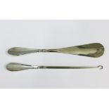 Edwardian silver handled button hook and shoe horn (2)