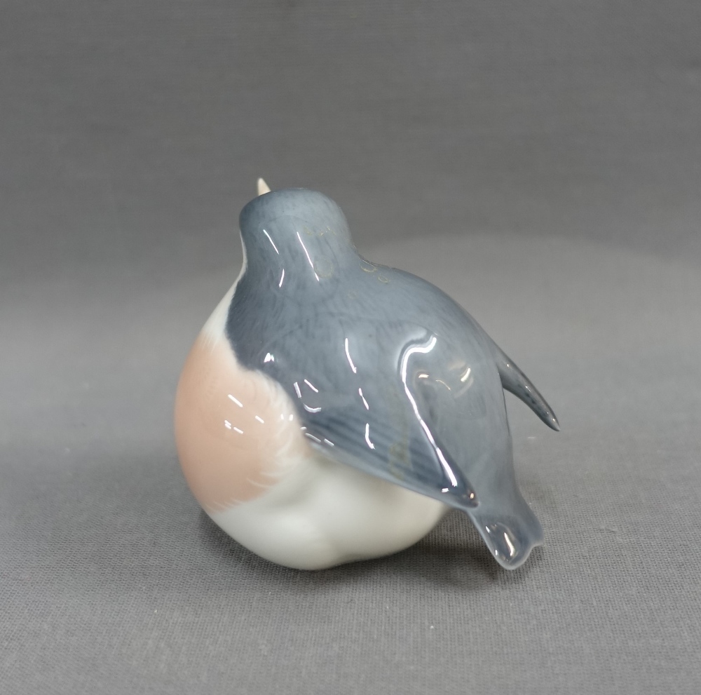 Royal Copenhagen porcelain Robin figure, 7cm - Image 2 of 3