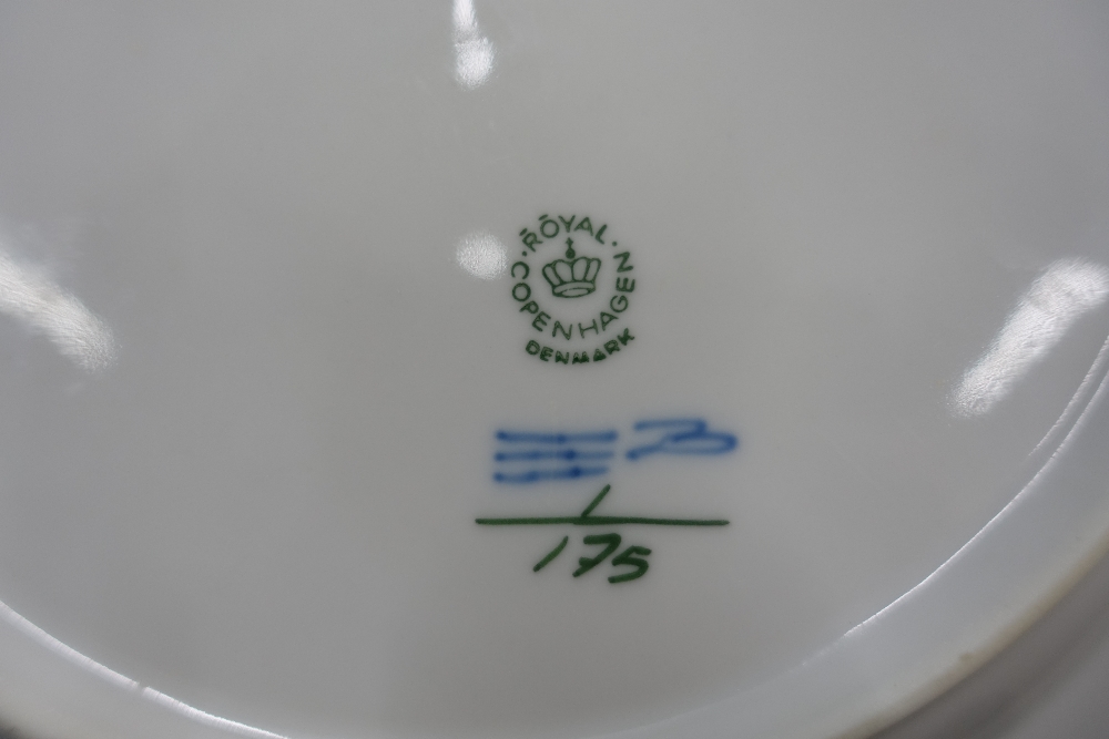 Royal Copenhagen Blue Fluted pattern part dinner service comprising sauce tureen, ashet, circular - Image 5 of 5