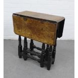 Small oak gateleg table, 64 x 73cm