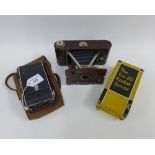 A collection of vintage cameras to include a No II Hawkette, Bakelite example, No Six-20 Kodak