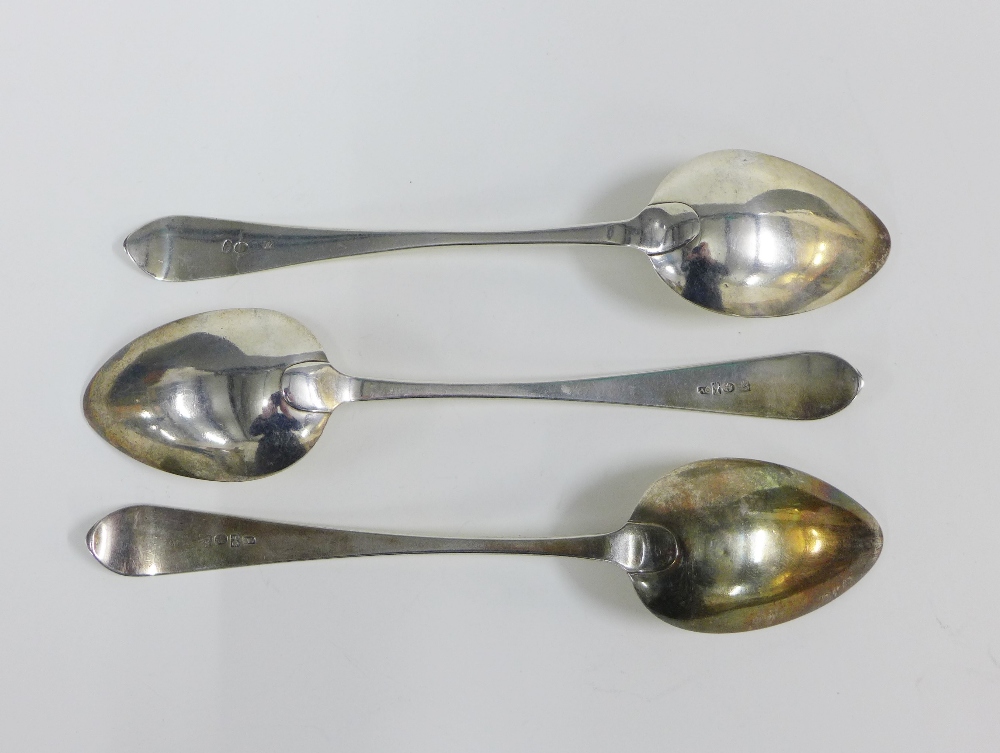 Three Scottish provincial silver Old English pattern table spoons, with pointed ends, by Alexander - Bild 2 aus 4