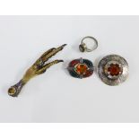 White metal hardstone jewellery and a claw brooch, etc (4)