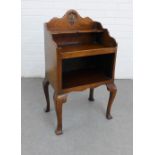 Queen Anne style burr walnut cabinet, with a shell ledgeback and open alcove, on cabriole legs, 86 x