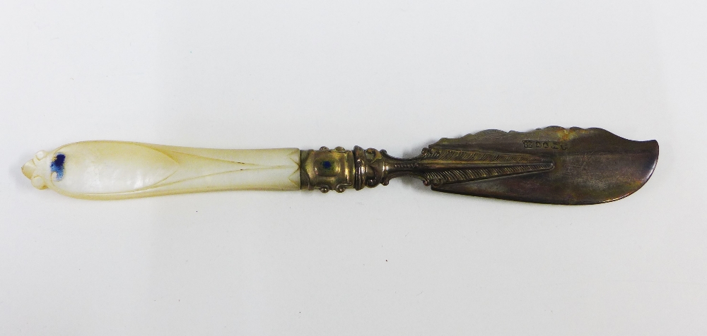 Victorian silver and mother of pearl handled butter knife, 19cm long - Image 2 of 3