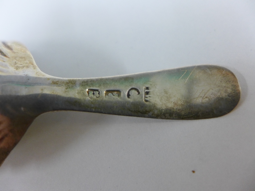 Georgian silver caddy spoon, with shell bowl, Newcastle circa 1800, 8cm long - Image 3 of 3