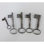 Five large iron keys, longest 15cm (5)