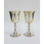 A pair of silver goblets, Deakin & Francis, Birmingham 1972 / 73, 16cm (2) (approx 590 grams)