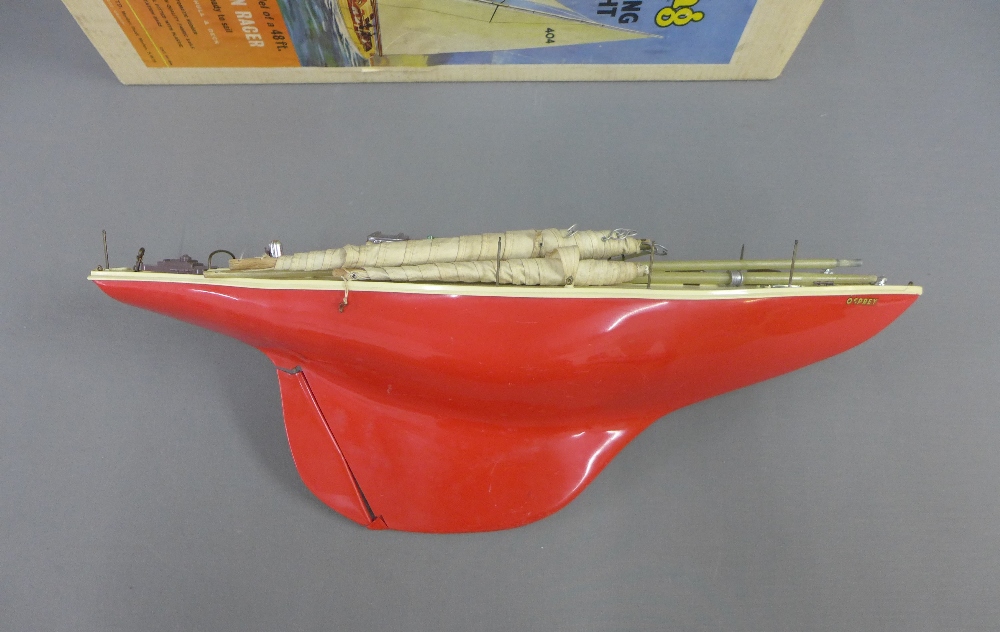 Tri-Ang scale working model of a 48ft ocean cabin racer, Bermuda rigged - ready to sail, with box, - Image 3 of 3