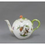 Herend Hungarian porcelain teapot with bird and butterfly pattern, with a flowerhead finial to the