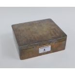 George V silver table cigar / cigarette box, with engine turned decoration and cedar lined interior,