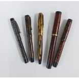 Vintage fountain pens with 14ct gold nibs to include two Onoto pens, a Wyvern No.64 and two Parker