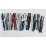 A quantity of vintage Parker fountain and ballpoint pens, etc (19)