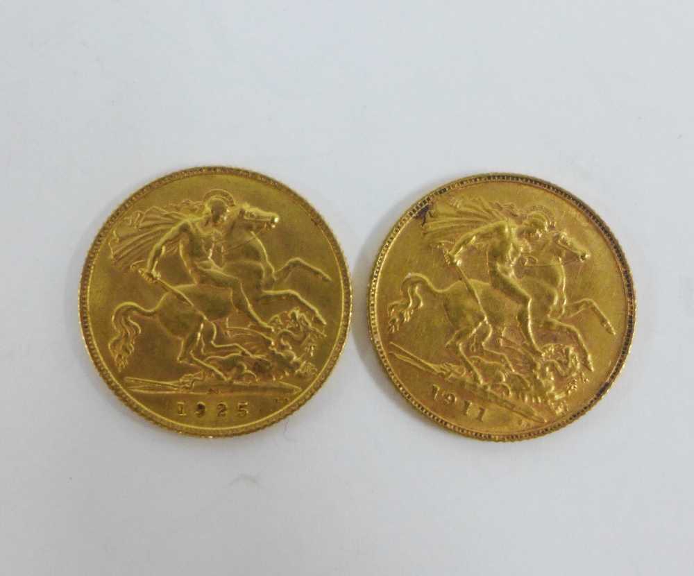 George V, 1911 gold half sovereign and a George V, 1925, gold half sovereign, (2)