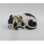 Early 20th century Kutani sleeping cat with fur and whiskers carefully picked out, 11cm long