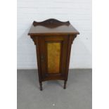 Victorian mahogany and burr wood bedside cabinet with a ledgeback, 51 x 94 x 38cm