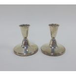 Silver desk candlesticks, Birmingham 1960, 8cm high (2)