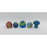 Glass paperweights to include Mdina, Mtarfa (5)