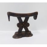 Tsonga wooden neckrest with an X form upright, 18.5 x 16cm