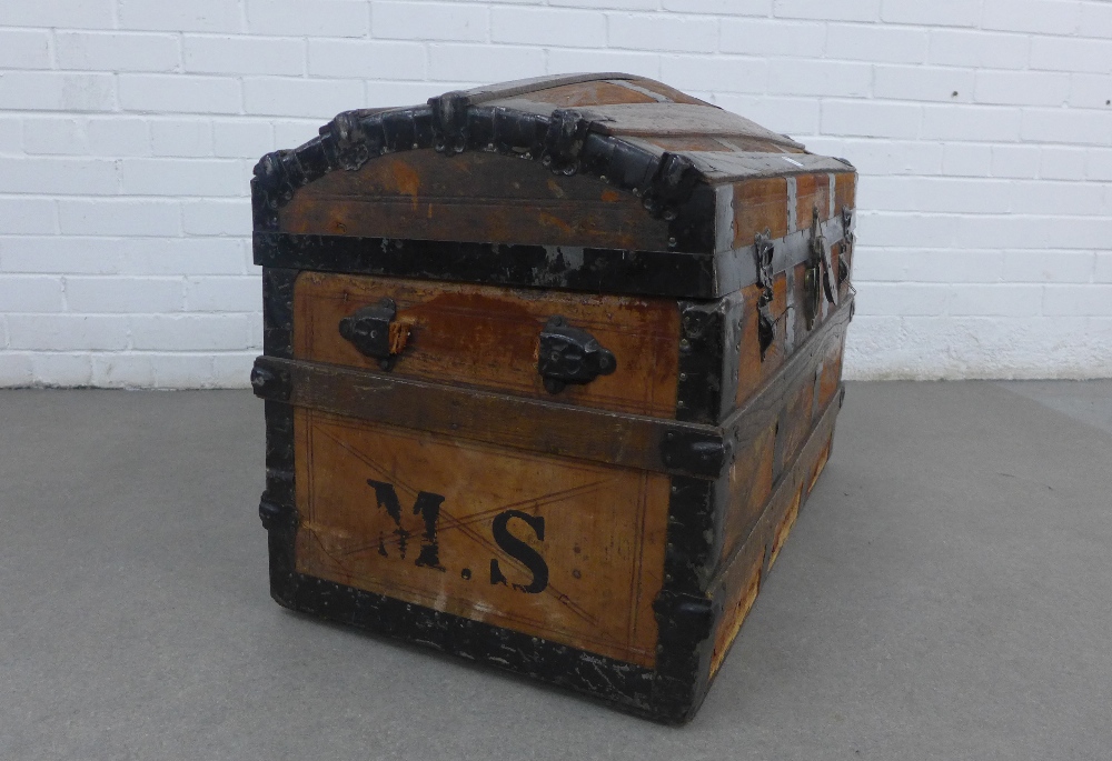 Dome top trunk with oak and metal bound leather outer covering with a lift out tray to the interior, - Image 4 of 4