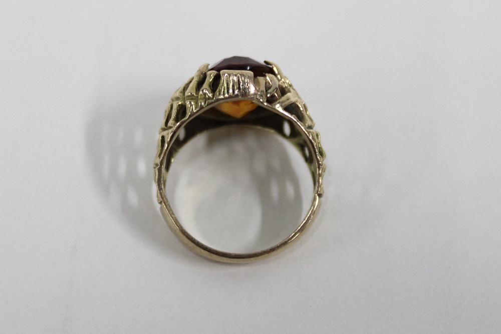 9ct gold citrine claw set dress ring, UK ring size N - Image 3 of 3