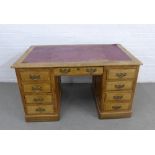 Globe Wernicke early 20th century oak pedestal desk 136 x 76 x 81cm