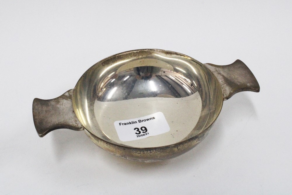 Contemporary Scottish silver quaich by Hamilton & Inches, Edinburgh 1993, 16cm