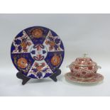 Derby Imari pattern plate together with a English sauce tureen, cover and stand, (2)