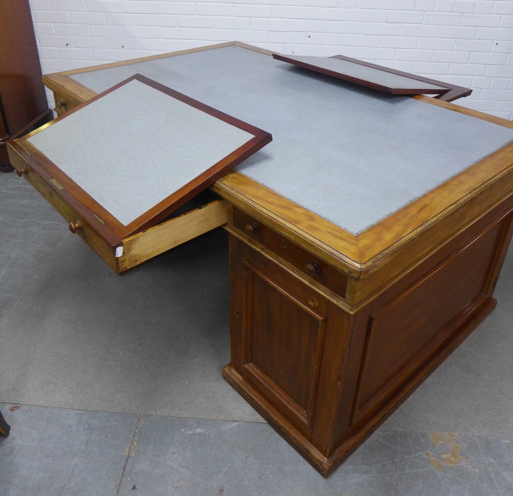 Mahogany partner's desk, the rectangular top with a pale blue leather skivver, with a drawer to each - Image 4 of 8