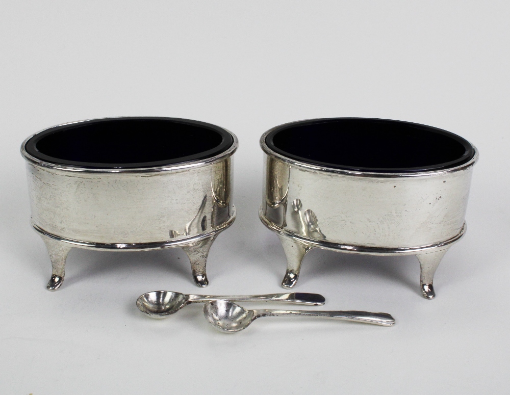 Pair of silver oval salts, Birmingham 1960, Viners silver mustard, Birmingham 1945, silver mustard - Image 4 of 5