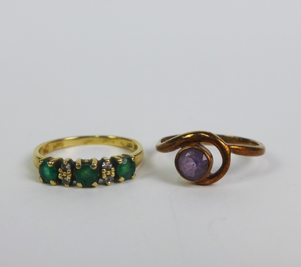 Two 9ct gold gemset rings and a pair of 9ct gold flowerhead earrings (3) - Image 3 of 4